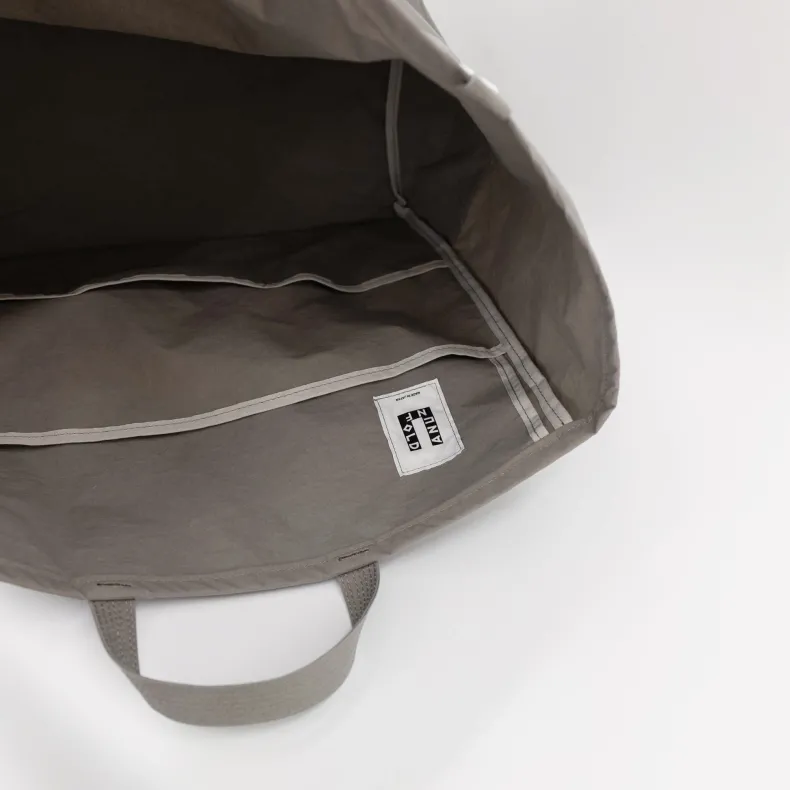 ANUNFOLD Travel Tote - Gray