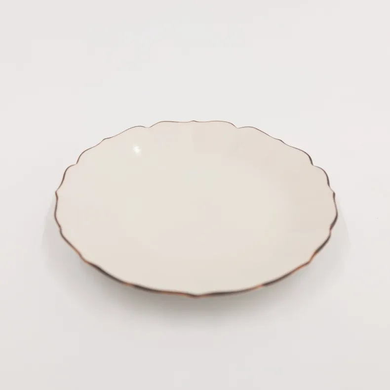 Novem Kiku Plates