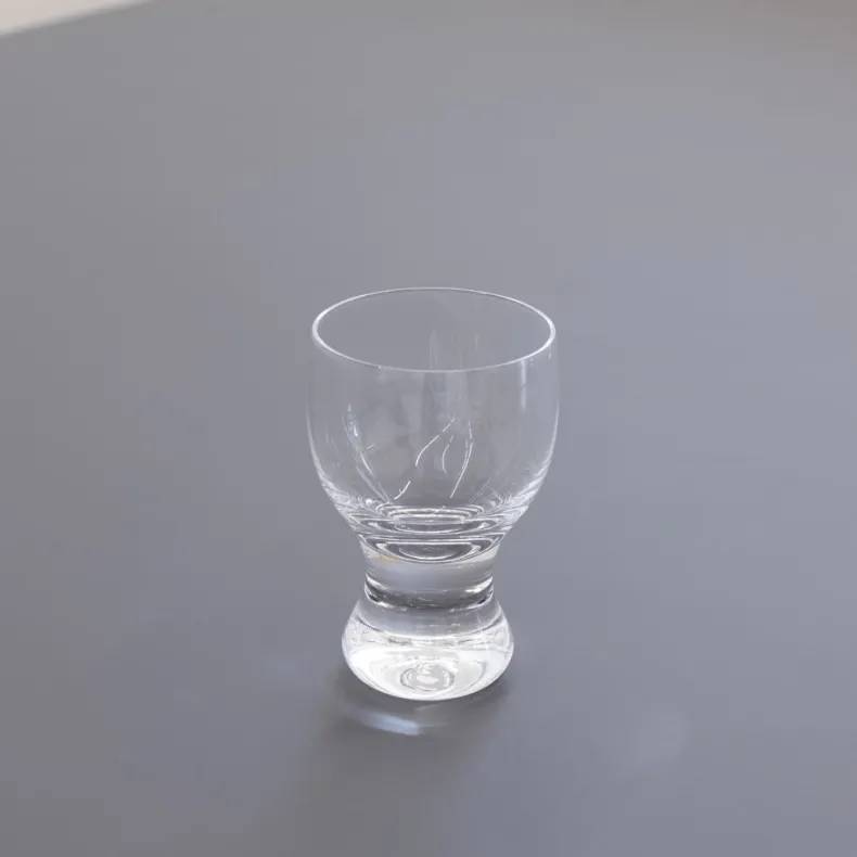 Hirota Wine Glass