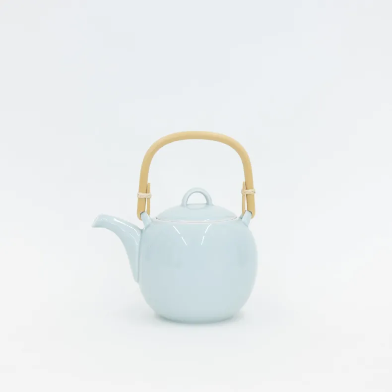 Hakusan Porcelain Mayu Teapot