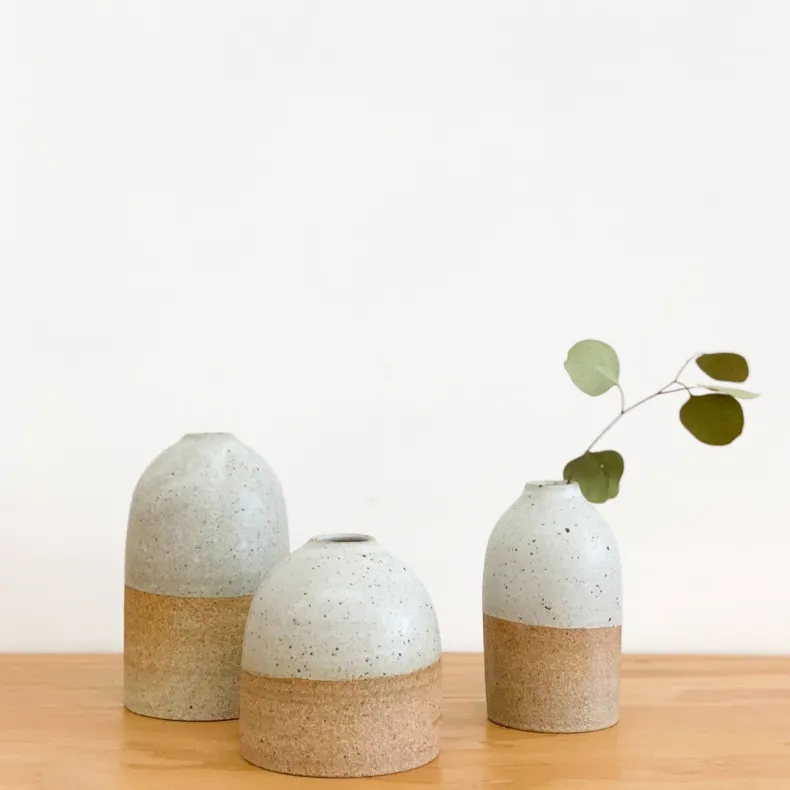 Tomoro Terra Bud Vase (Medium)